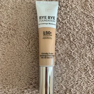 it Cosmetics Bye Bye Foundation - Light